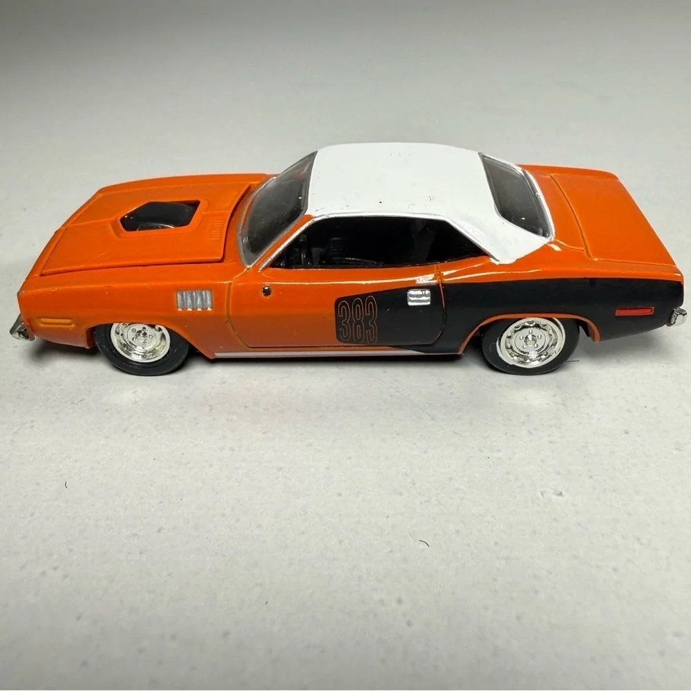 Racing Champions 1970 Plymouth Barracuda 1:64 Die-Cast
